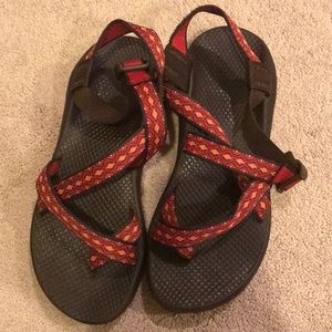 women’s chacos size 7.5.